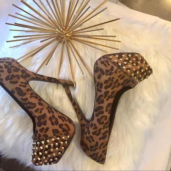 Breckelles Shoes - Breckelle's Studded Leopard Print Heels